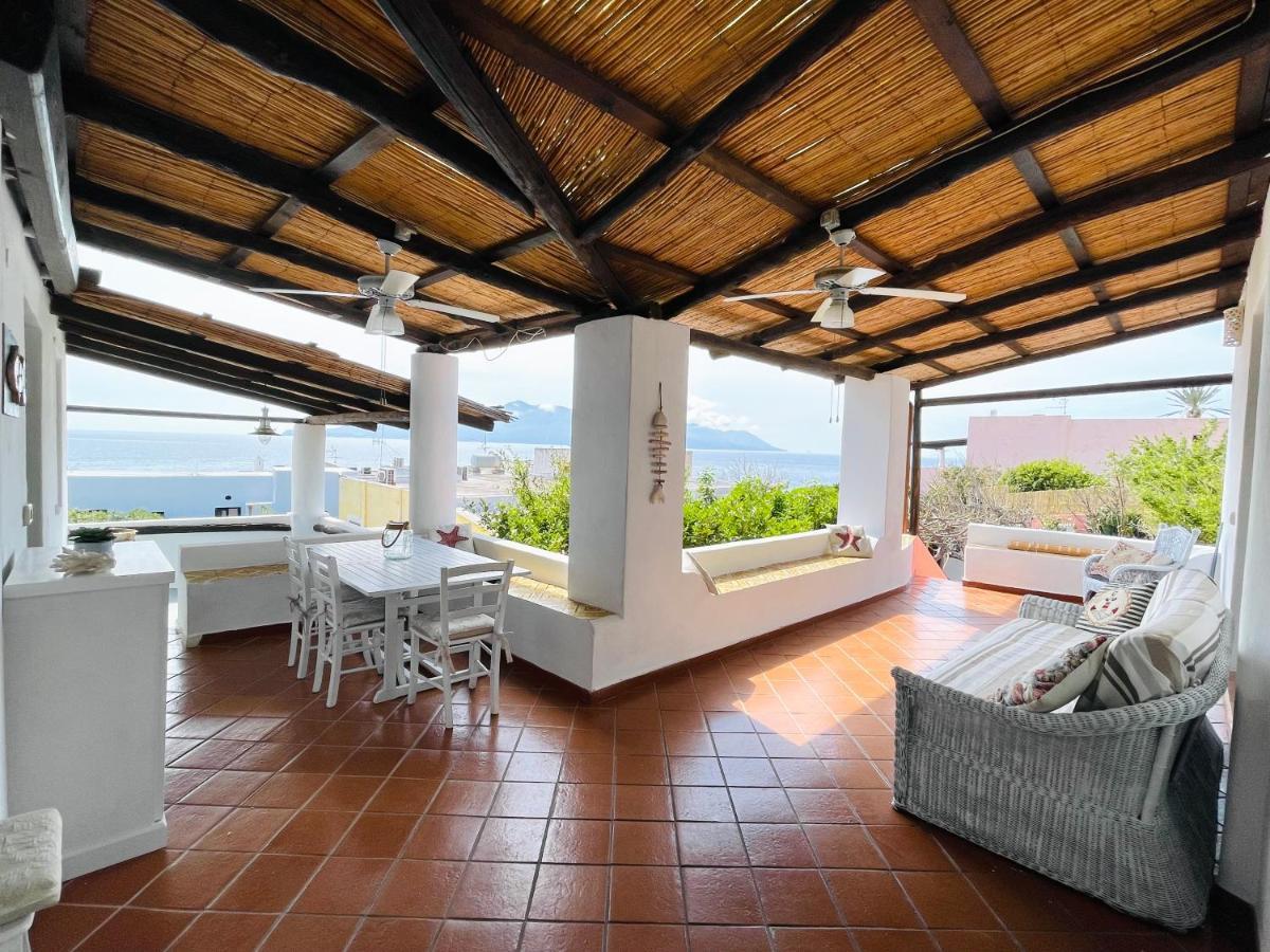 Villa Pomelia, Villa Nel Corso Di Santa Marina Salina A 50 Mt Dal Mare Exterior foto